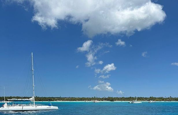 Saona Island from Punta Cana with Lunch and Bar