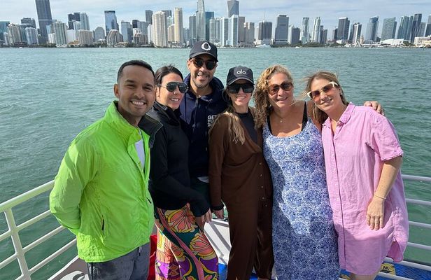 South Beach: Miami Boat Cruise and Skyline 