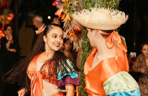 Dinner with Private Show in Tiquicia Traditional Nights