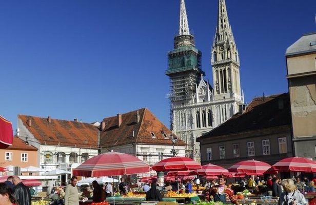 Explore Zagreb_walk and coffee