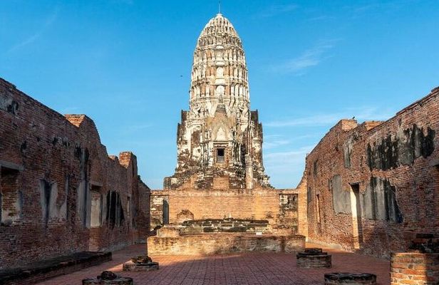 Ayutthaya Bicycle Tour with Scenic Boat Experience