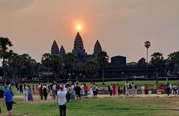 Angkor Wat Sunrise Tour