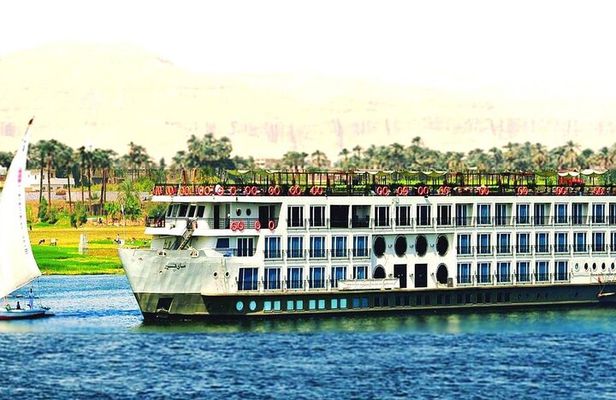 3 Day Private Nile Cruise from Aswan to Luxor with Guided Tours