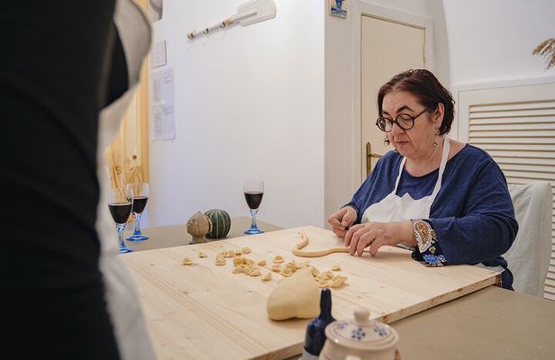 Polignano : Typical Cooking Class with Aperitif and wine included