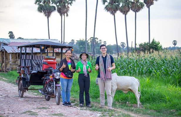 Authentic Siem Reap: Tuk Tuk Countryside and Sunset Tour