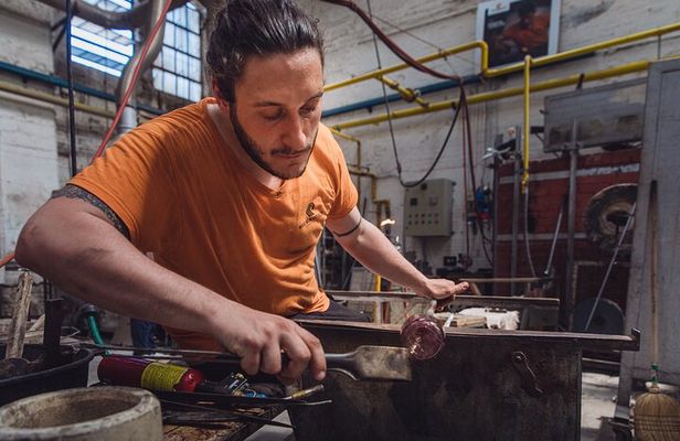 In-depth guided tour in a real Murano Glass Factory