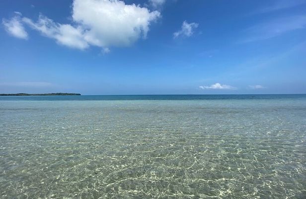 3 day private tour, crystal clear sea and islands near Cartagena