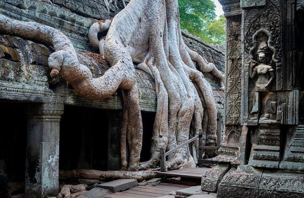 Full day exclusive tour for the main temples in Siem Reap