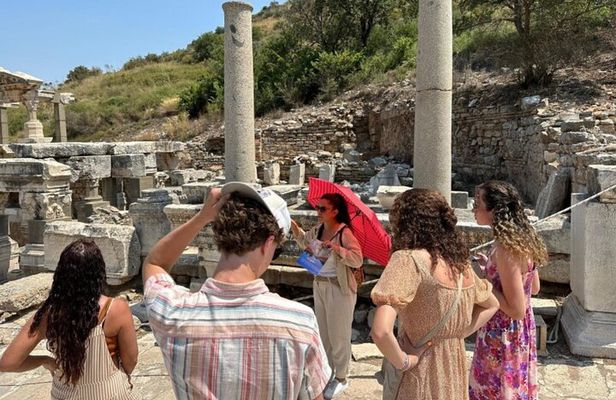 SKIP-THE-LINE: BEST OF EPHESUS PRIVATE TOUR with Lunch & ENTRY