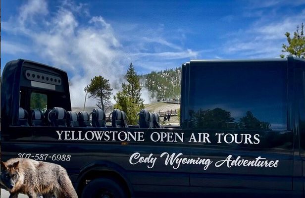Yellowstone Open Air GLASS TOP/CONVERTIBLE Tour PU@Canyon Village