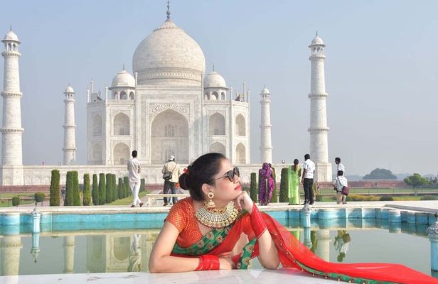 From Delhi: Overnight Taj Mahal & Agra City Tour by Car