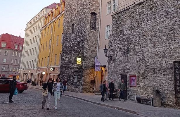 Old Tallinn Highlights & its Medieval Past Private tour