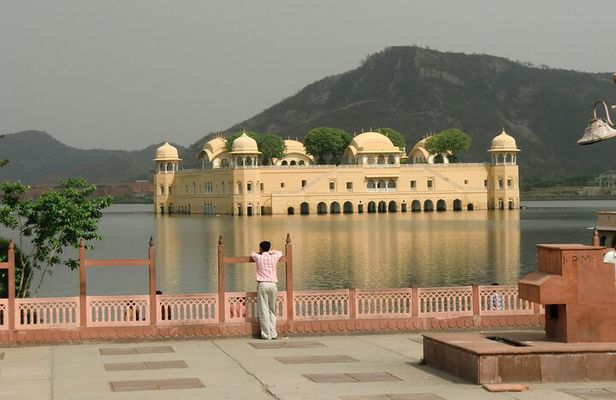 Private 2-Day Agra & Jaipur Golden Triangle Tour from Delhi