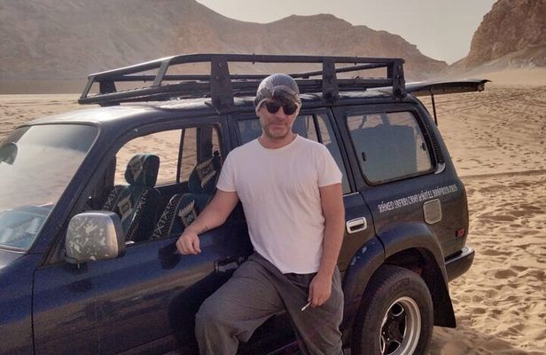 Overnight to Bahariya Oasis, White Desert, Black Desert in 2 days