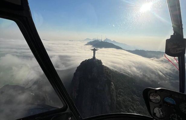 Rio de Janeiro: Helicopter flight in Christ the Redeemer