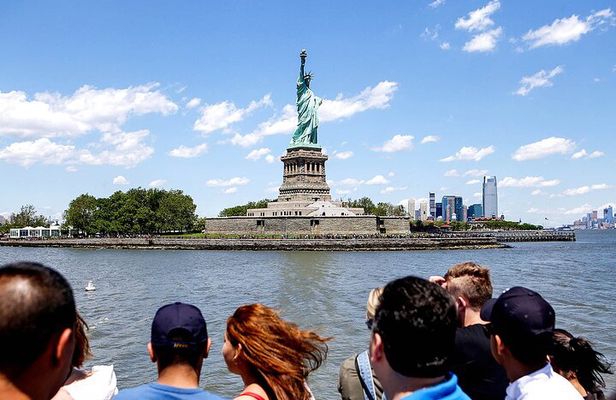 New York City 90-Minute Cruise: Lady Liberty, Bridges and Skyline