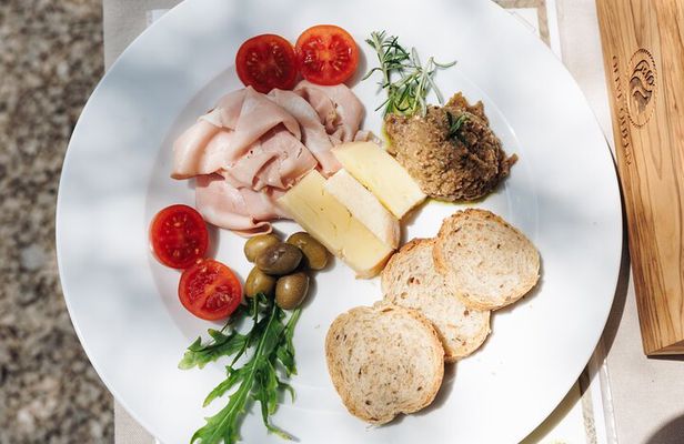 Private Olive Oil and Wine Tasting in Kurilo, Montenegro