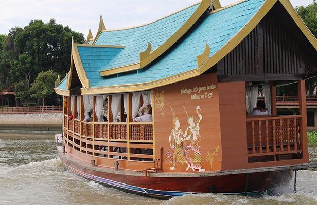 Instagram Photo Tour with Wat Arun and River Cruise