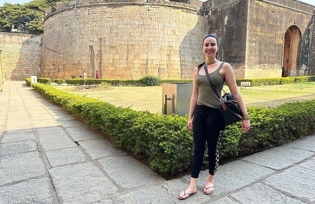 A Throbbing Walk thro Palace/Temples/Fort/Market in Old Bangalore