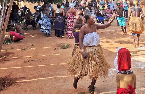 Shore excursion in Lomé : Vodoo Ceremony and Cultural Tour