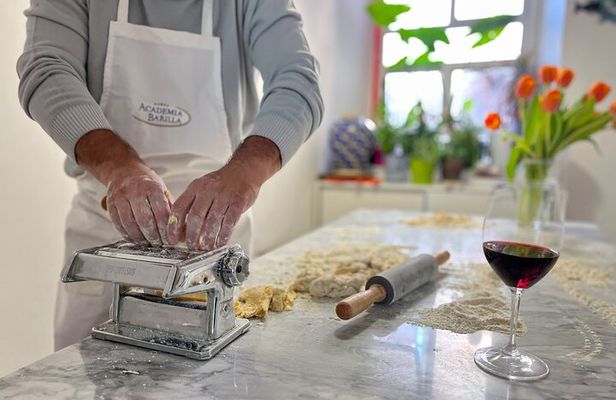 Homemade pasta Cooking Class & Home Restaurant in Rome