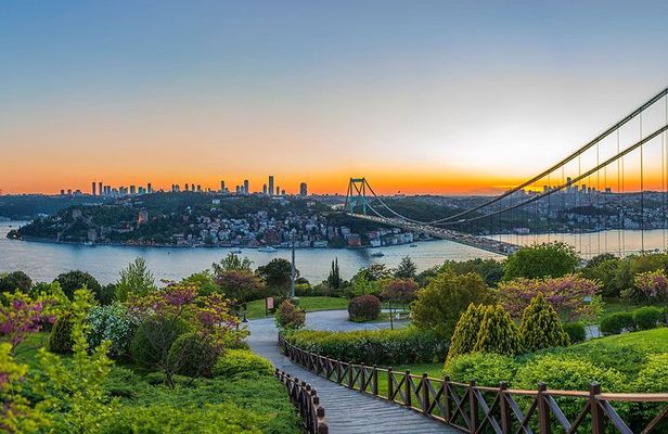 Istanbul Two Continents Tour by Bus & Boat