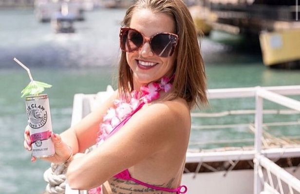 Chicago River Floating Tiki Bar Cruise Friday & Saturday
