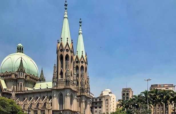 São Paulo Must-see Attractions Walking Tour with a Guide