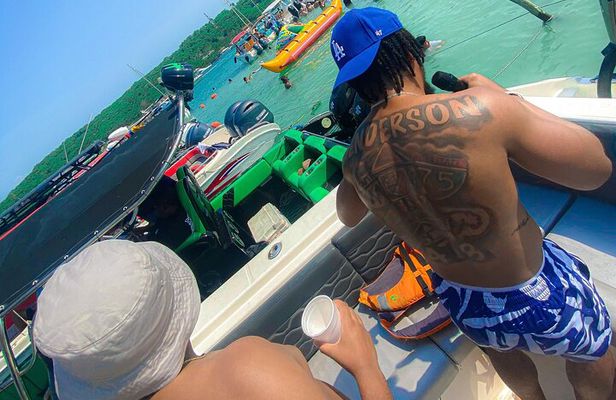Weekend party on Isla Cholón