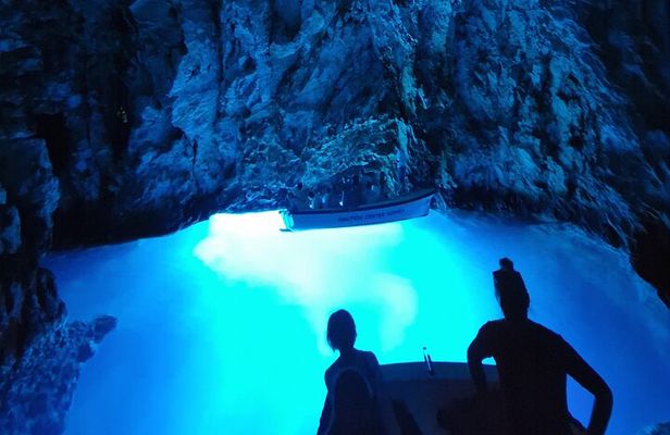 BLUE CAVE & 5 islands tour from Hvar