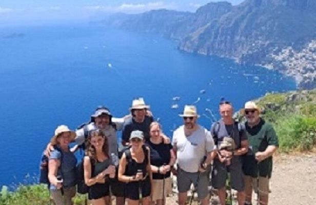Hike and Dinner in Positano among ancient flavors and traditions