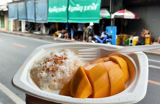 Bangkok Michelin Food Tour with Hotel Pick-up and Dinner