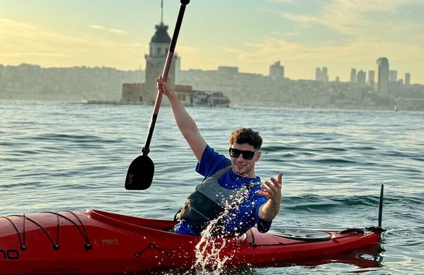 Maiden's Tower Canoe Tour Istanbul from the Waters