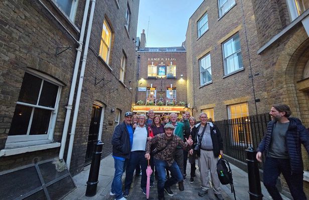 Pub Crawl and Sing along London Experience