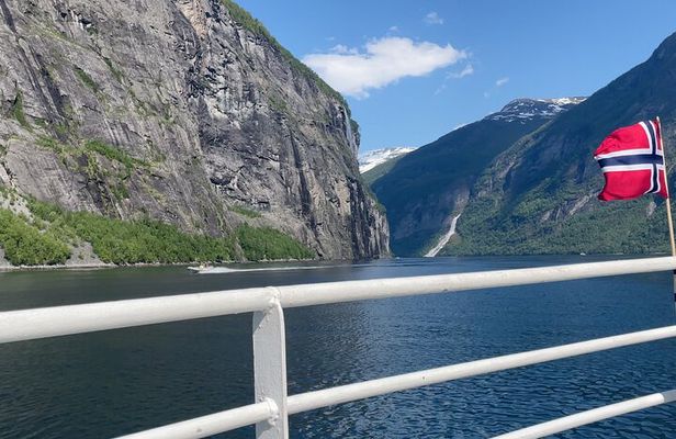 Geiranger Fjord Tour (Hellesylt-Geiranger one way)