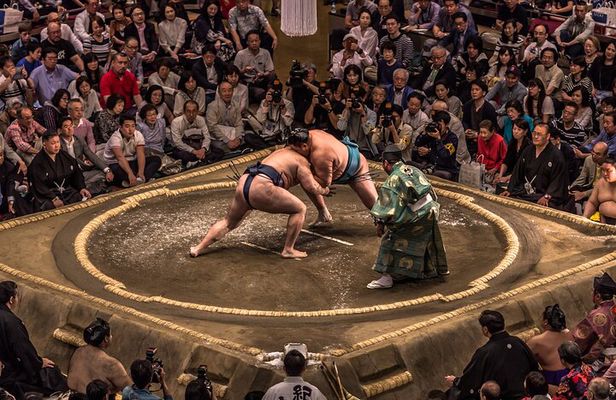 Sumo Tournament Experience in Osaka