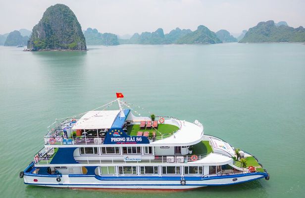 Halong Excursion Deluxe Cruise with Lunch, Kayak & Sunset Party