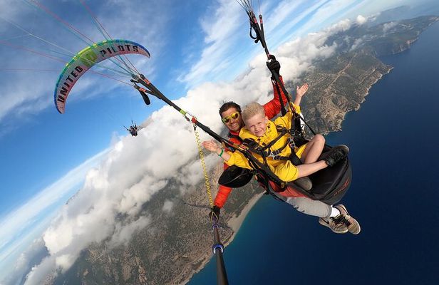 Paragliding Experience in Ölüdeniz