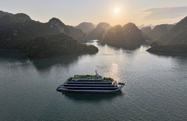 2D1N in Lan Ha Bay Escapade Night with Venus Cruise from Hanoi