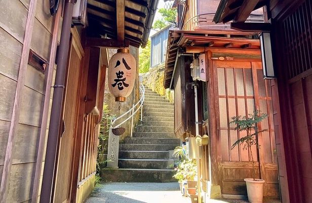 Private walking Tour of Kanazawa's Historical Districts 4h