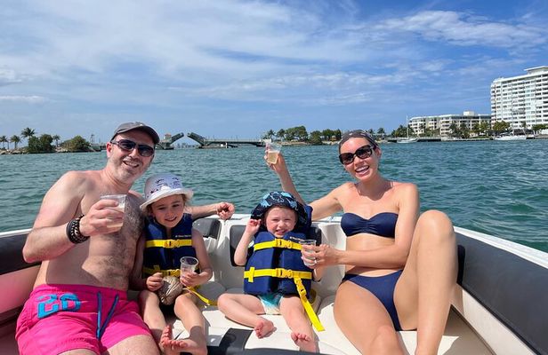 Private Boat Tour Adventure in Miami Celeb Homes, Snorkeling, Fun