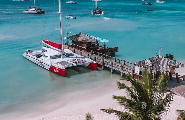 Antilla Shipwreck and Catalina Bay Snorkel Sail
