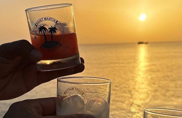 St Martin Grand Case: Private cruise after sunset