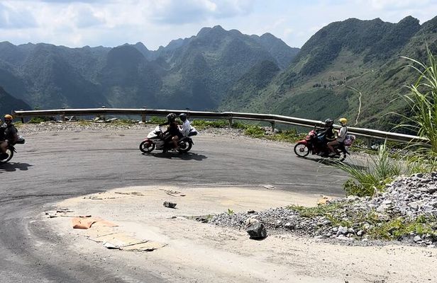 1 Day Ha Giang Loop Tour by Motorbike with Easy Rider - Loopers