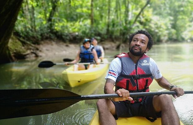 Safari by Kayak on Rio Peñas Blancas