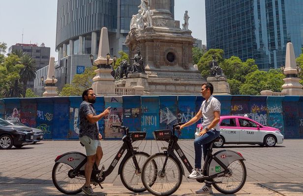 Riding a bike in Reforma & Chapultepec