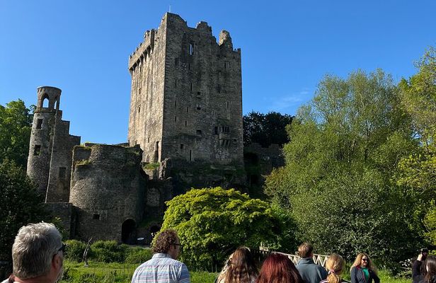 Ultimate Private Minibus tour Blarney,Cork City and Kinsale.