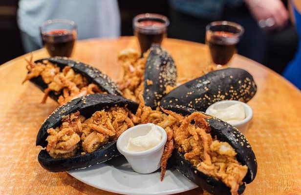 Madrid: Small-Group Food Tour with Local Tapas & Spanish Wine