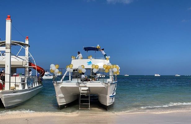 VIP Private Booze Cruise with BBQ in Punta Cana