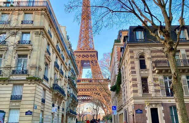 Small Group Eiffel Summit Tour By Lift